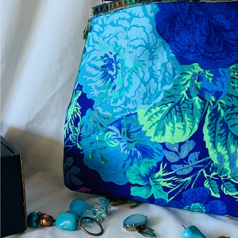 Camouflage and Teal Beaded Crossbody Bag - Picture 6 of 9